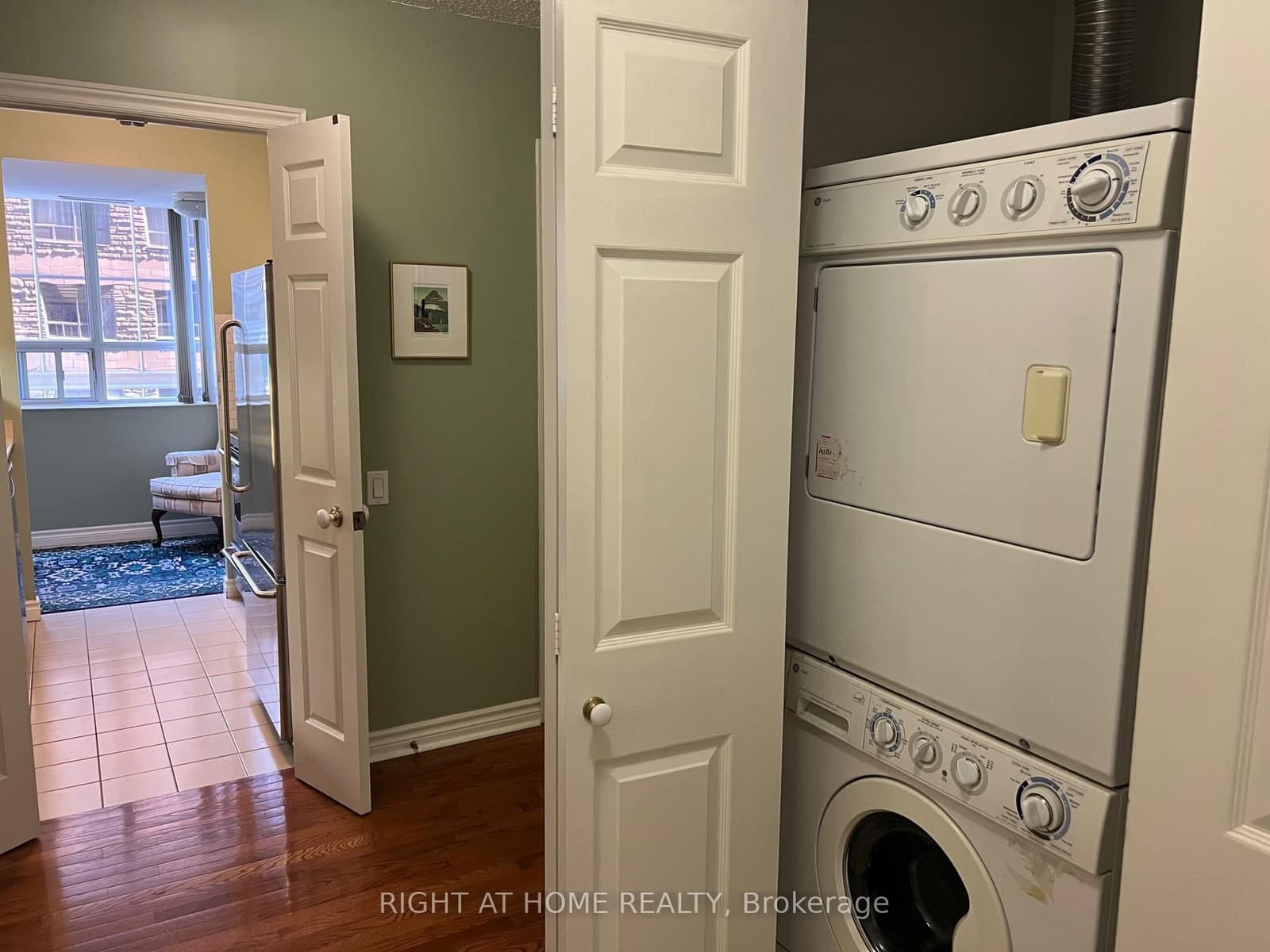 71 Simcoe Street, Unit 705 thumbnail 7