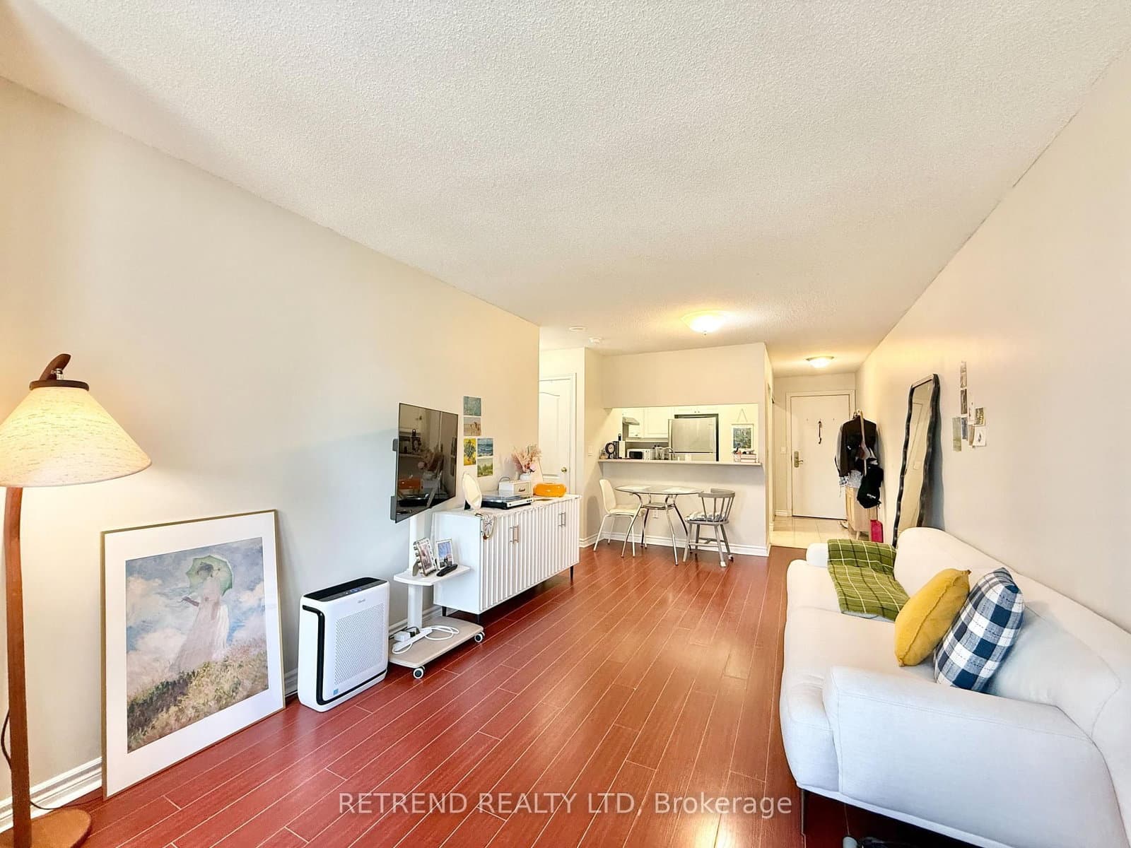 18 Sommerset Way, Unit 1011 - Image 1