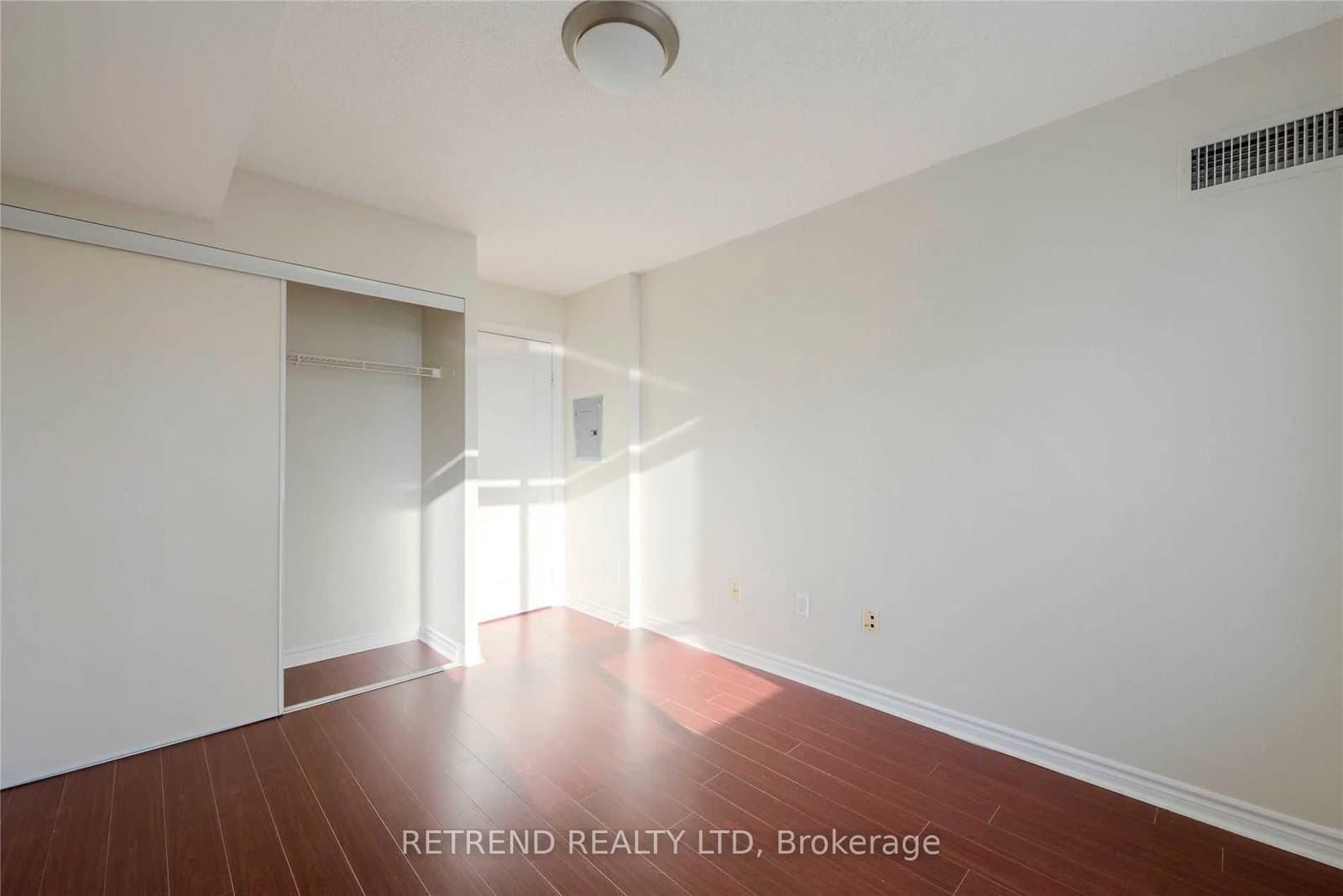 18 Sommerset Way, Unit 1011 thumbnail 17