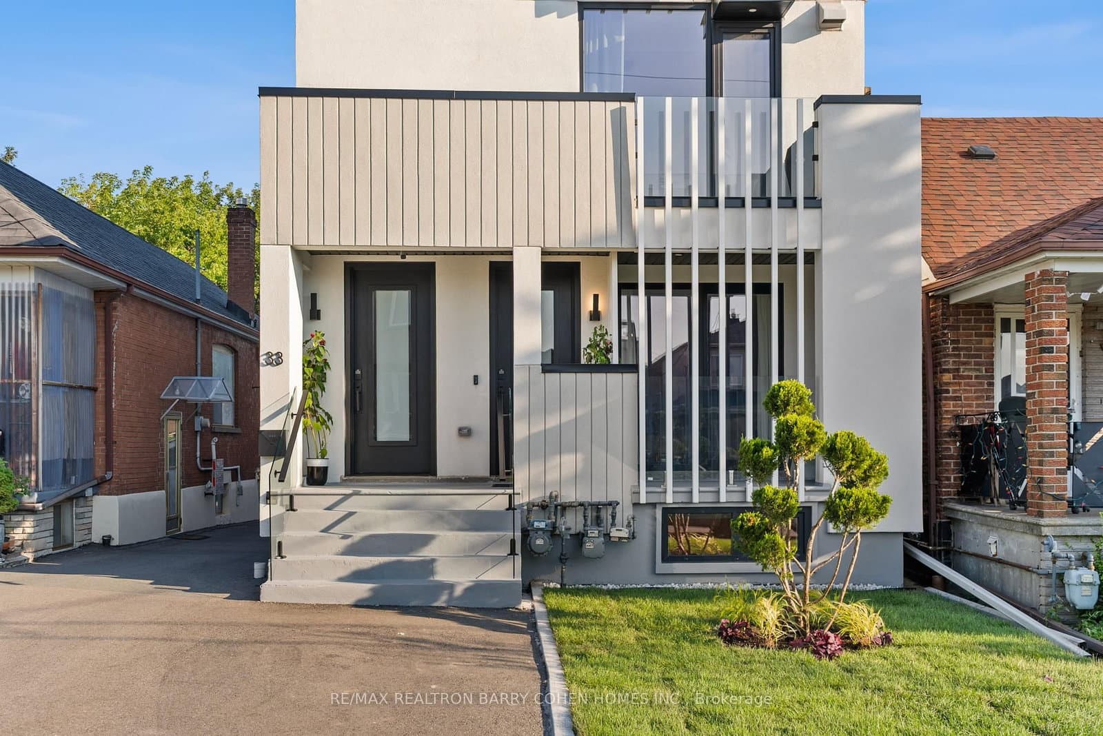 33 Lanark Avenue thumbnail 2
