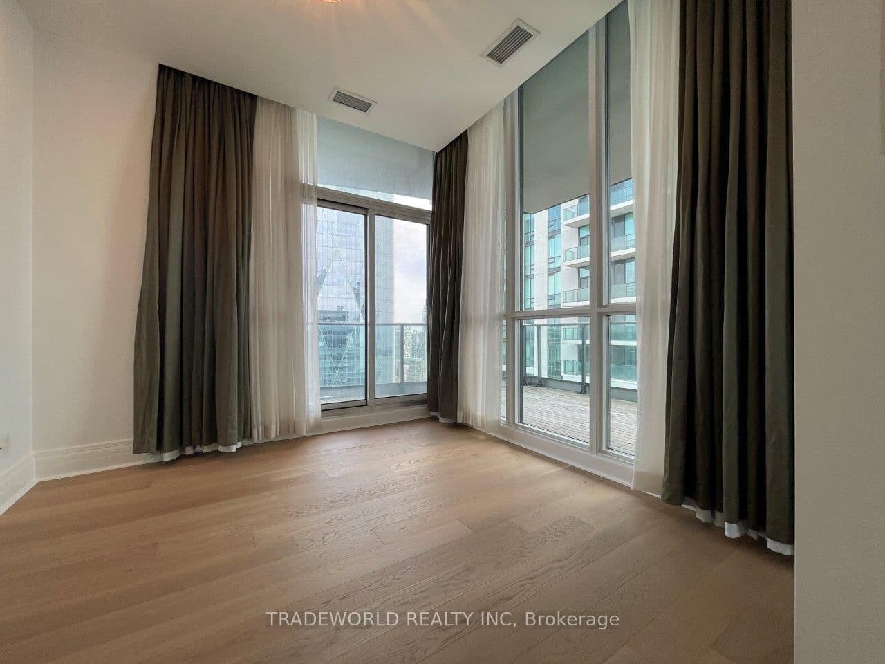 33 Bay Street, Unit 5003 thumbnail 20