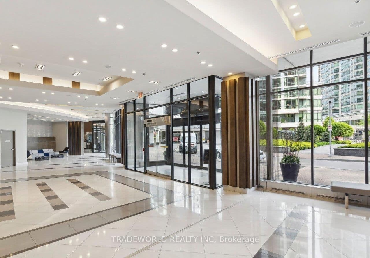 33 Bay Street, Unit 5003 thumbnail 4