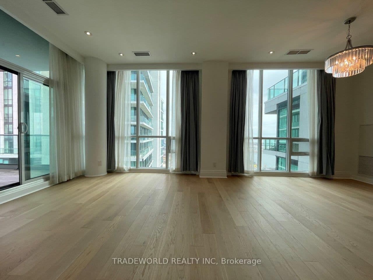 33 Bay Street, Unit 5003 thumbnail 9