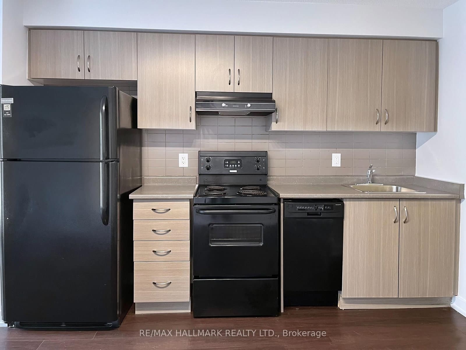 132 Berkeley Street, Unit 1004 thumbnail 4