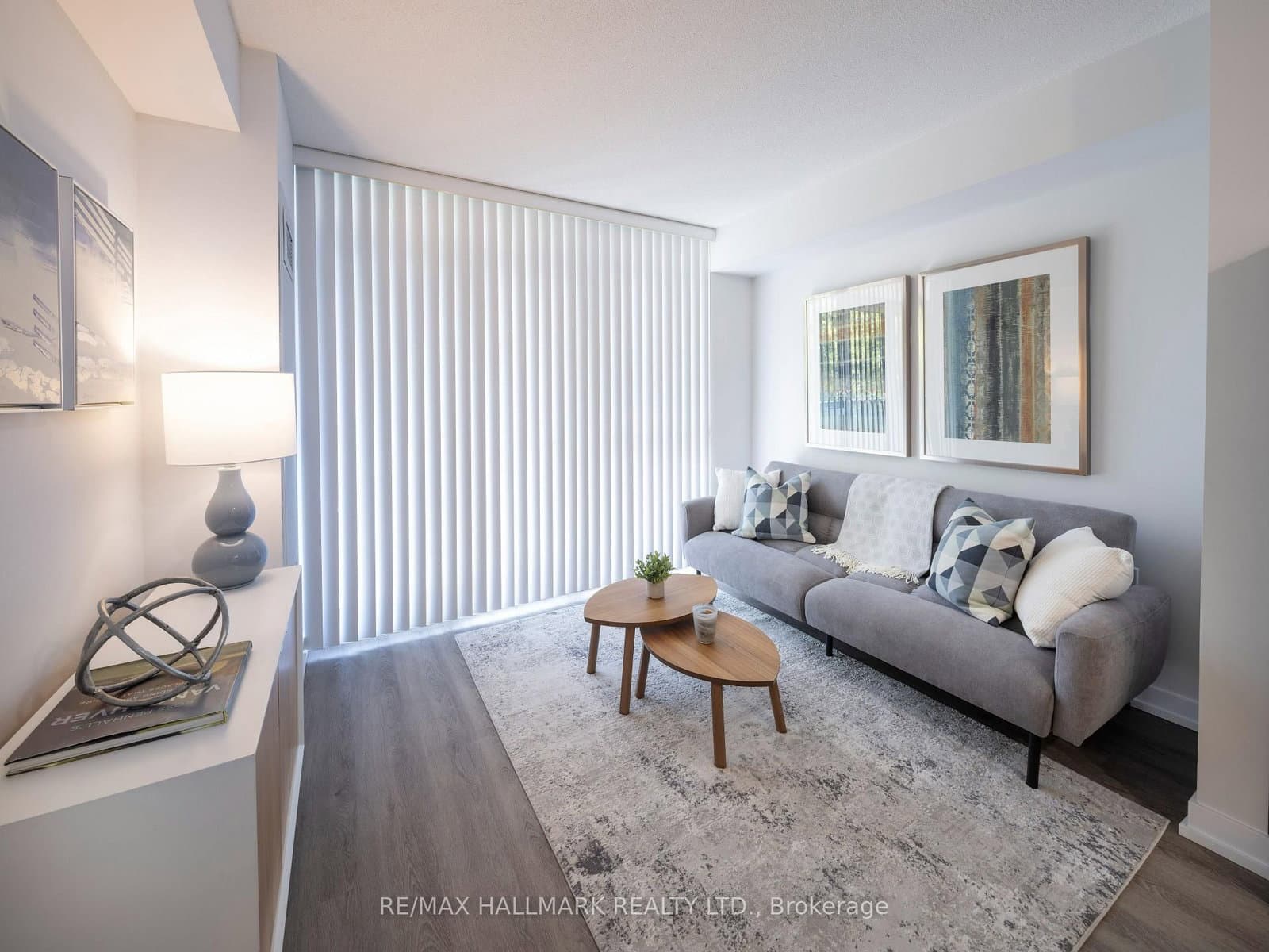 132 Berkeley Street, Unit 704 thumbnail 3
