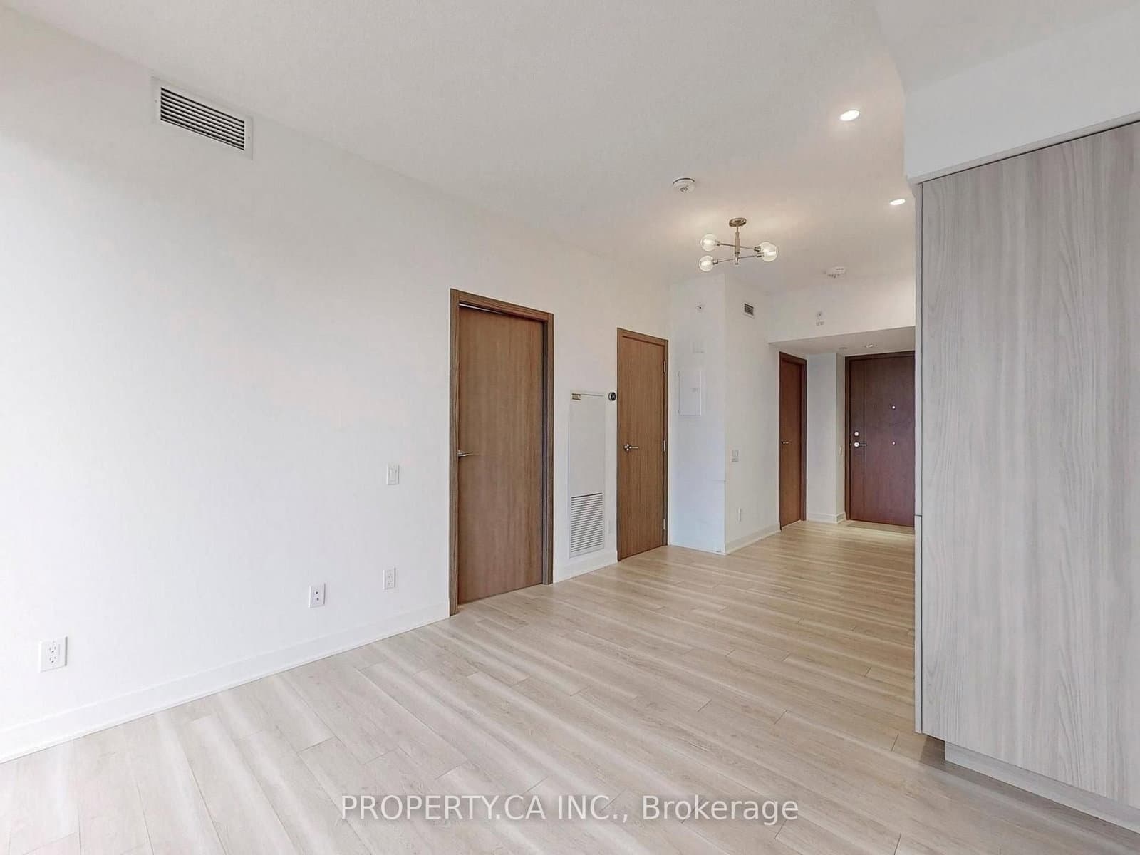 17 Bathurst Street, Unit 1209 thumbnail 13