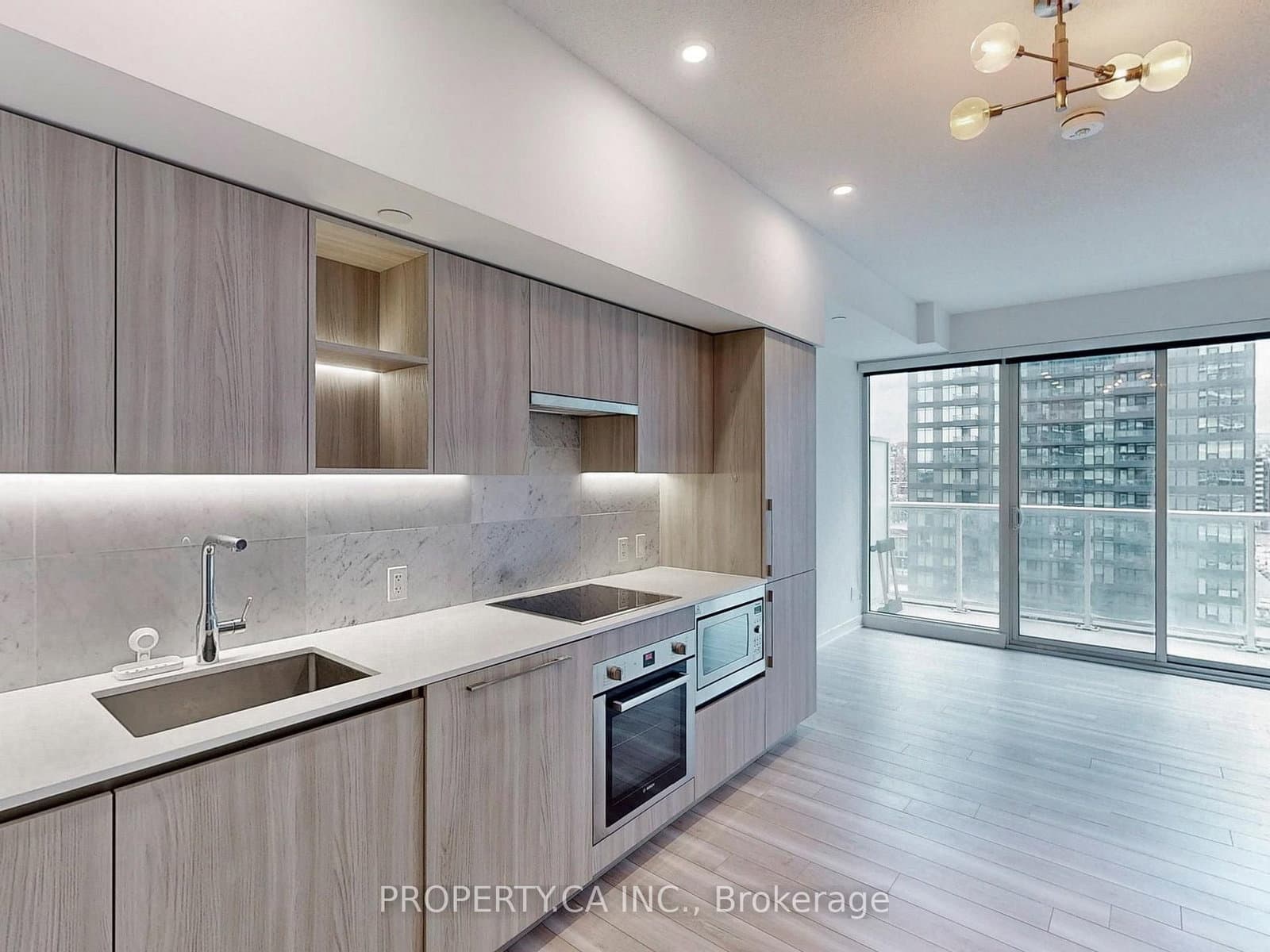 17 Bathurst Street, Unit 1209 thumbnail 16