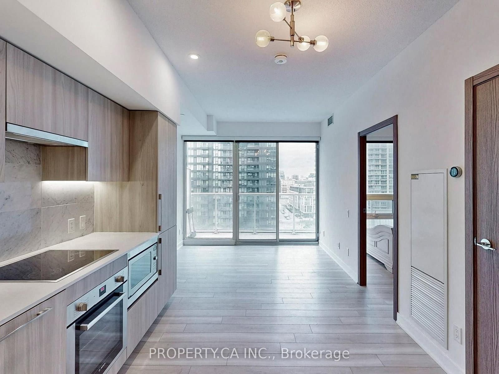 17 Bathurst Street, Unit 1209 thumbnail 17