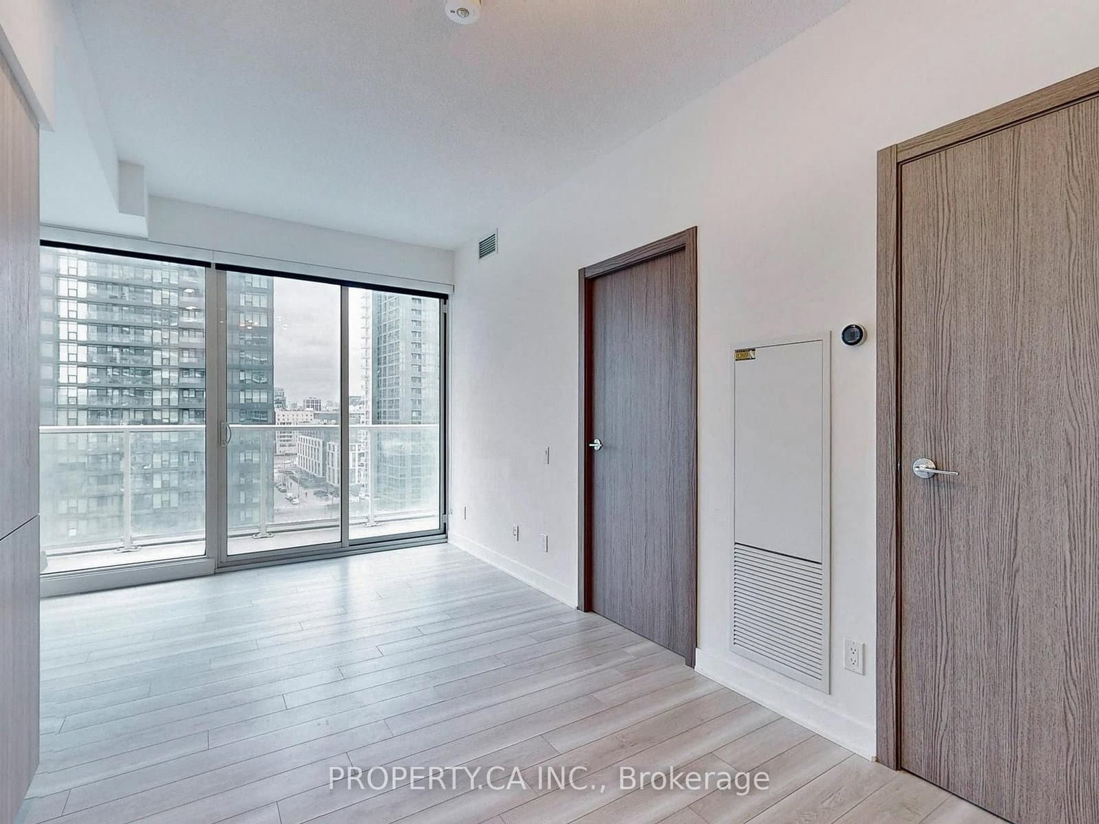 17 Bathurst Street, Unit 1209 thumbnail 19