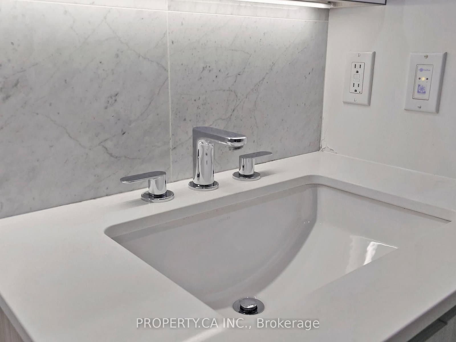 17 Bathurst Street, Unit 1209 thumbnail 26
