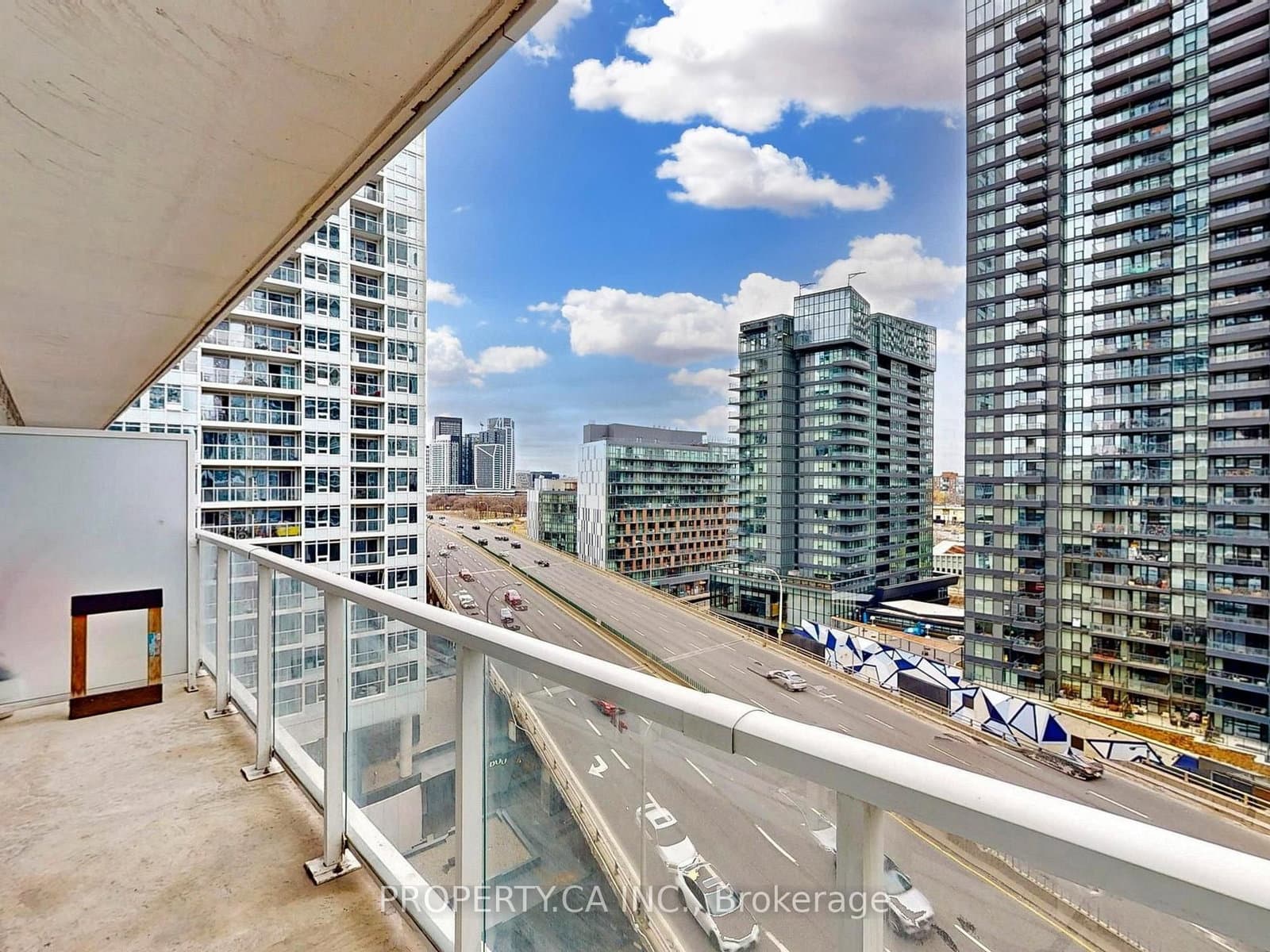 17 Bathurst Street, Unit 1209 thumbnail 31