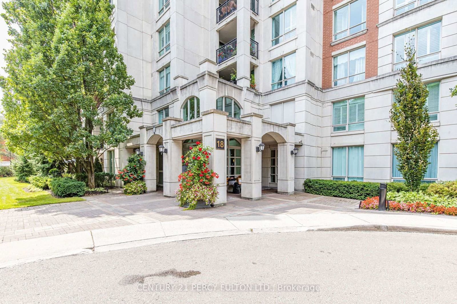 18 William Carson Crescent, Unit 816 - Image 1