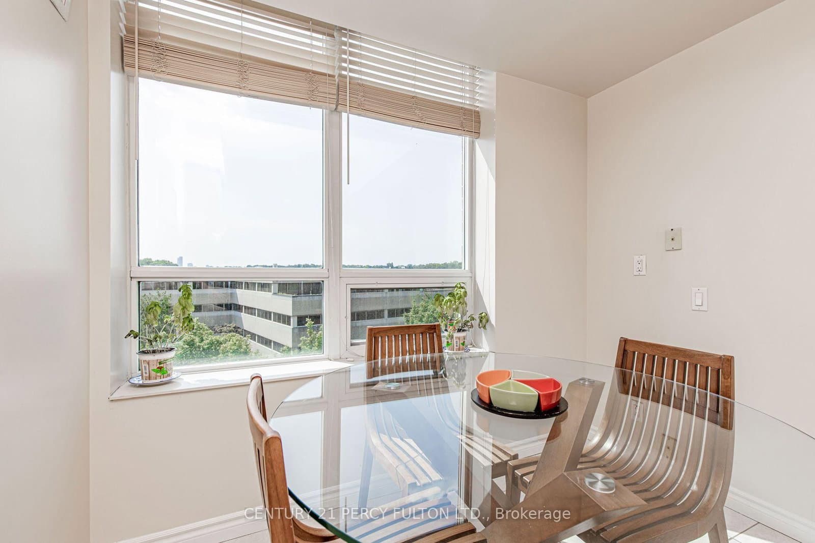 18 William Carson Crescent, Unit 816 thumbnail 21