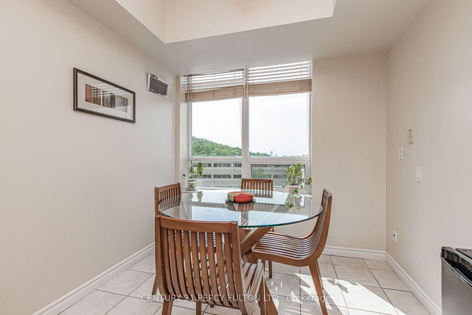 18 William Carson Crescent, Unit 816 thumbnail 22