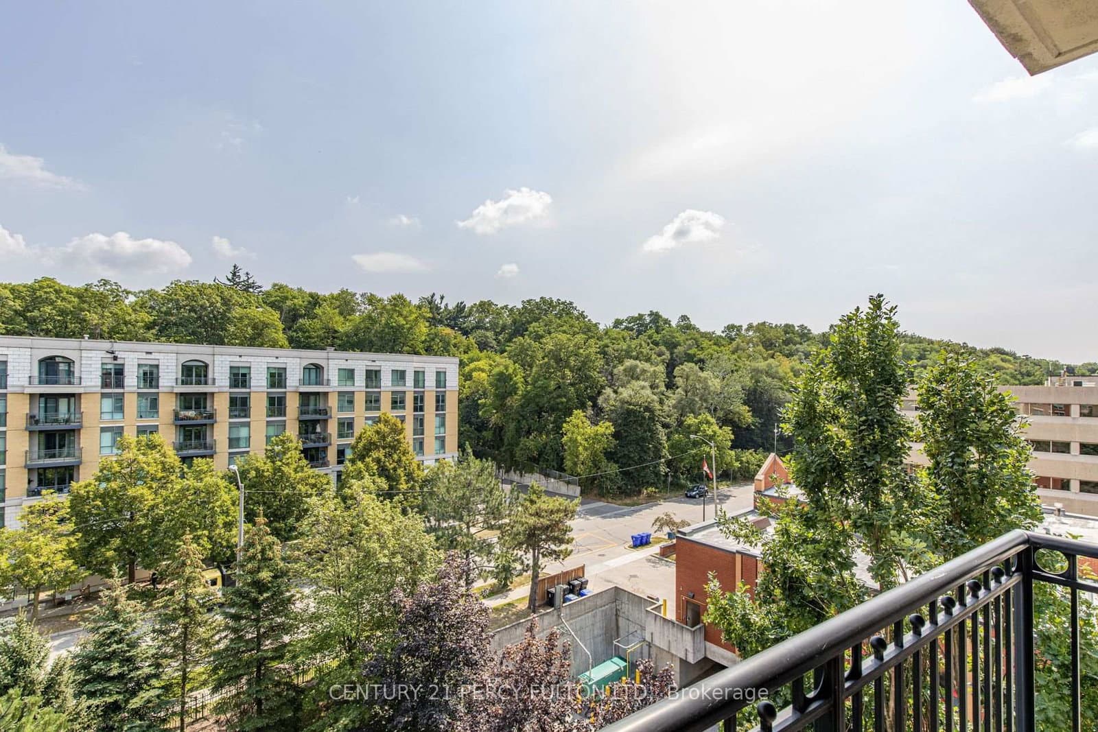 18 William Carson Crescent, Unit 816 thumbnail 5