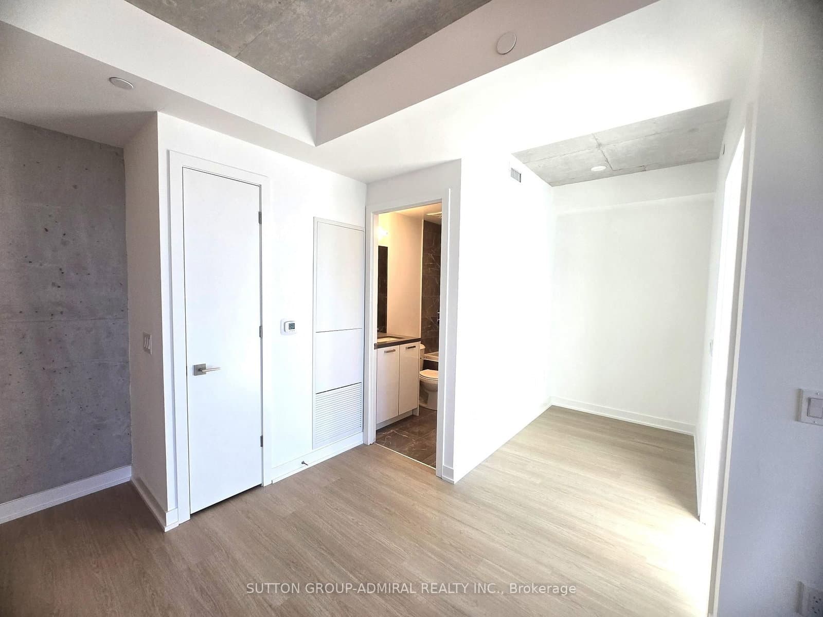 284 King Street E, Unit 2202 thumbnail 9