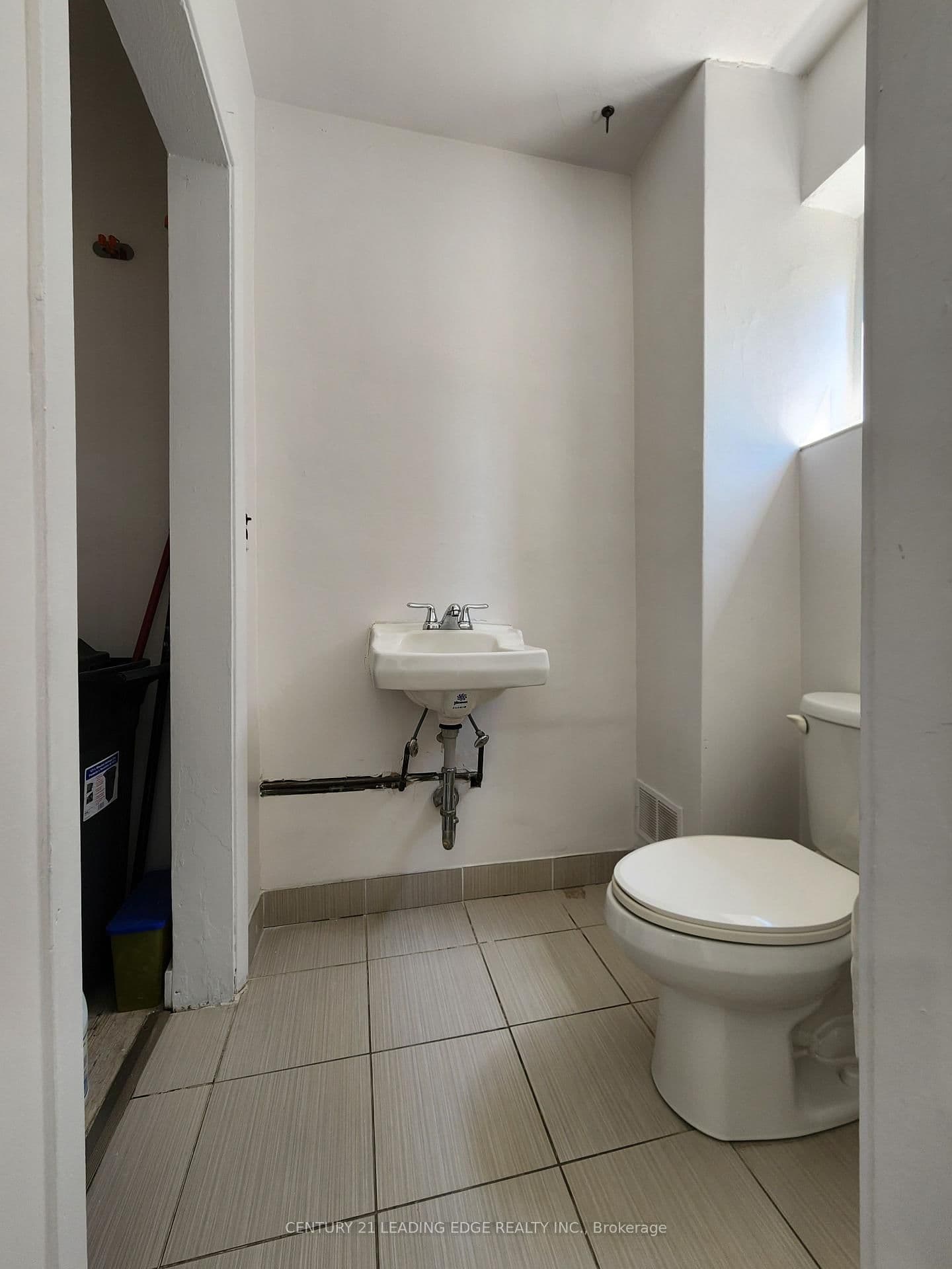 298 Gerrard Street E, Unit 2A&B thumbnail 17