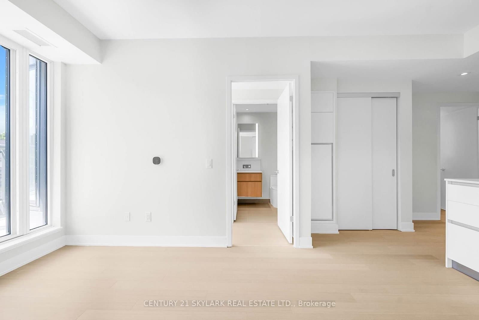 322 Dupont Street, Unit 206 thumbnail 13