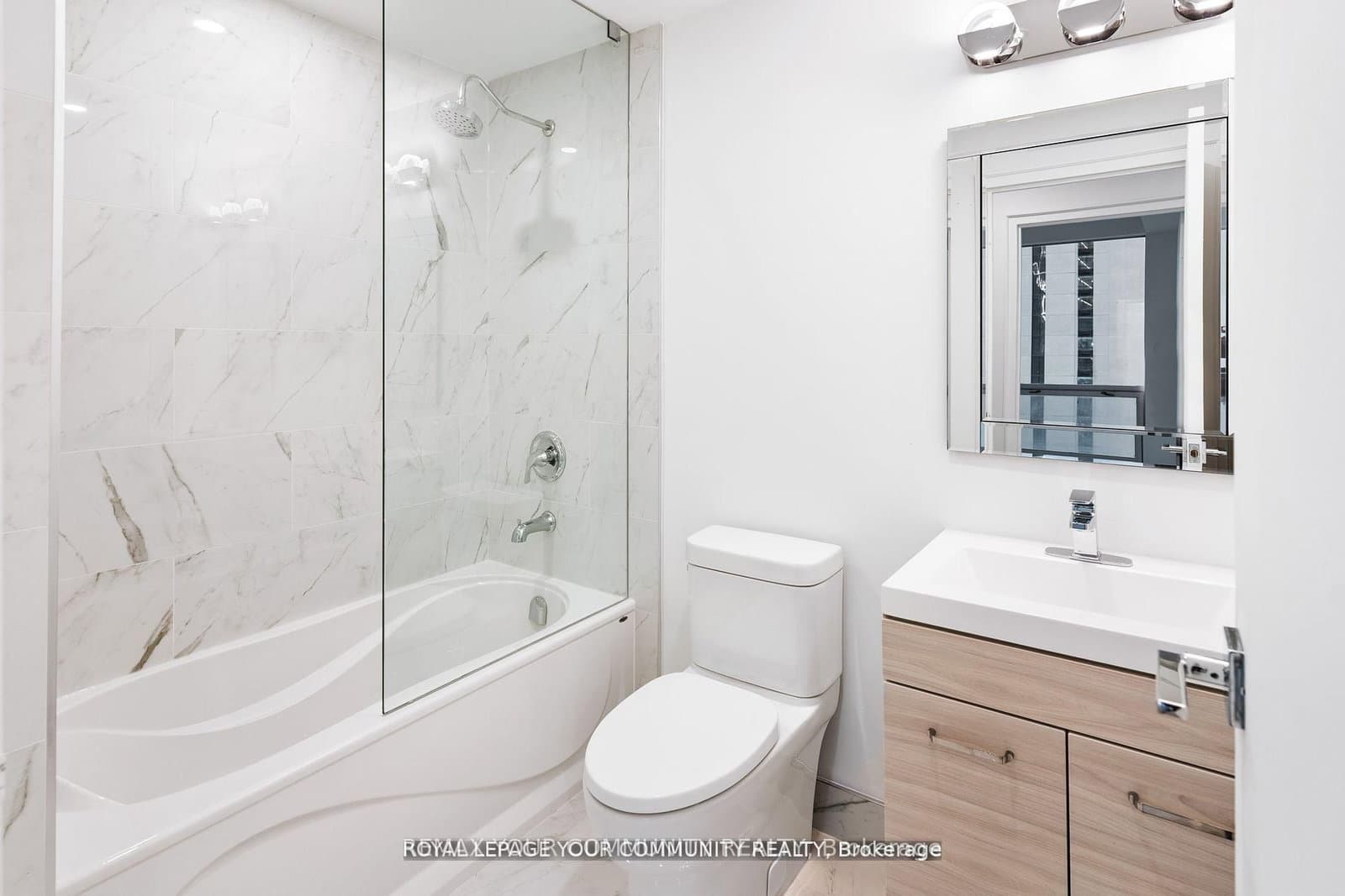 10 Queens Quay W, Unit 2402 thumbnail 14