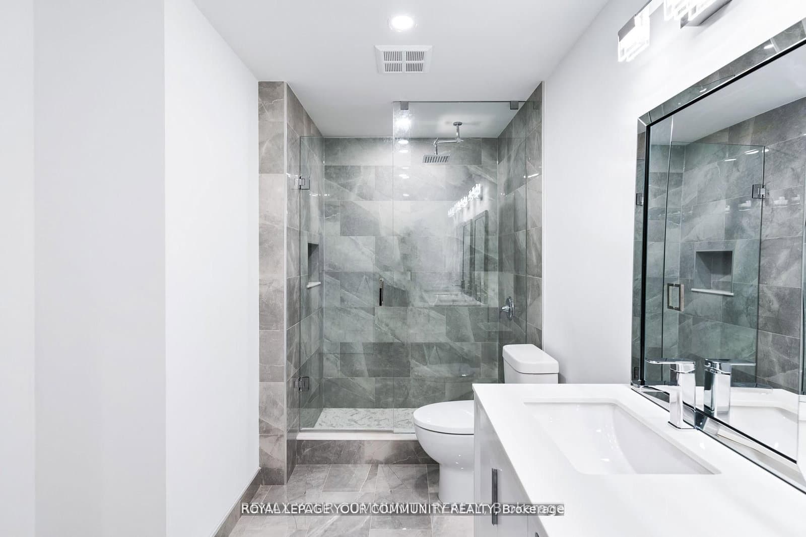 10 Queens Quay W, Unit 2402 thumbnail 17