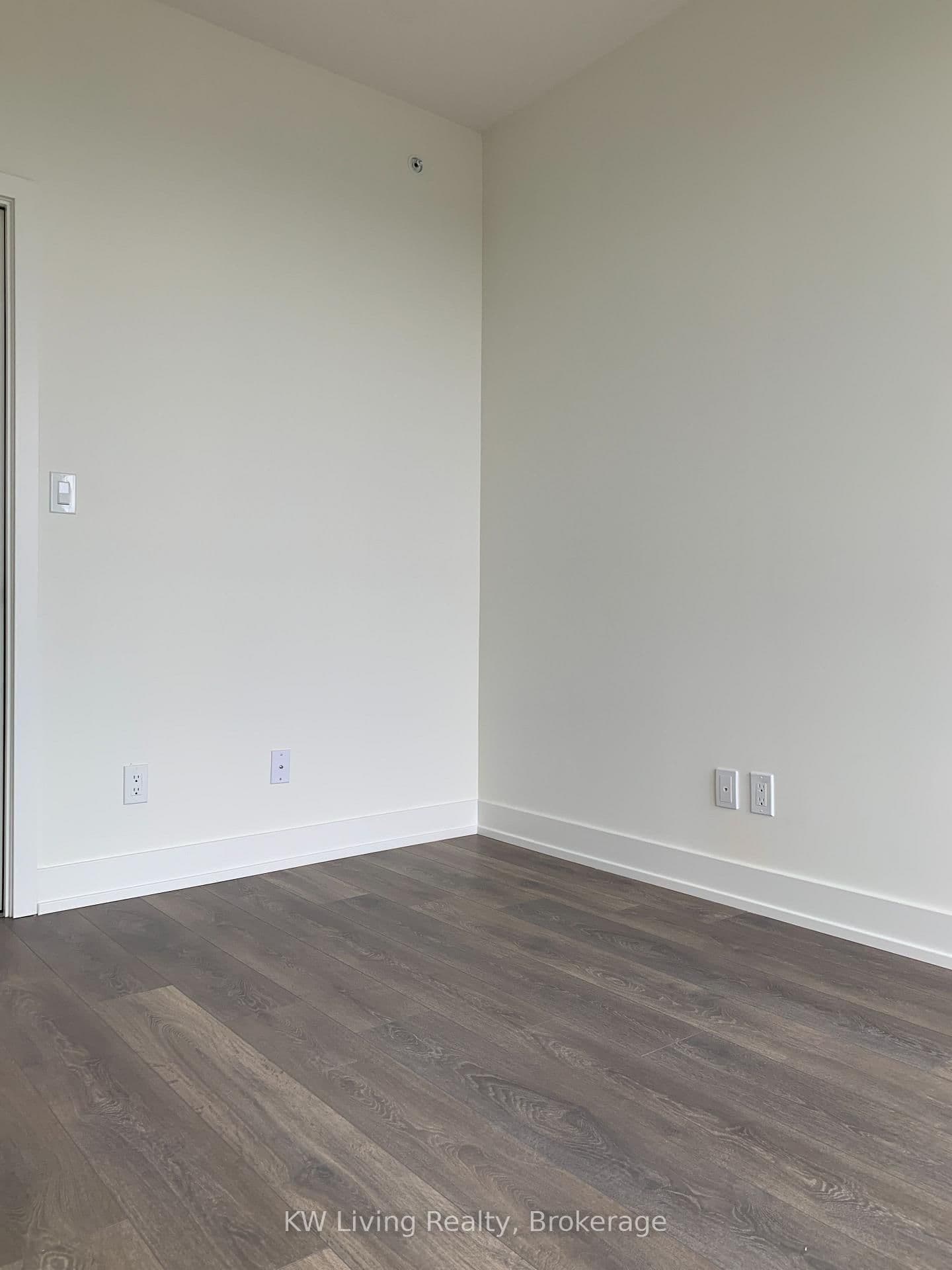 180 Fairview Mall Drive, Unit 1908 thumbnail 3