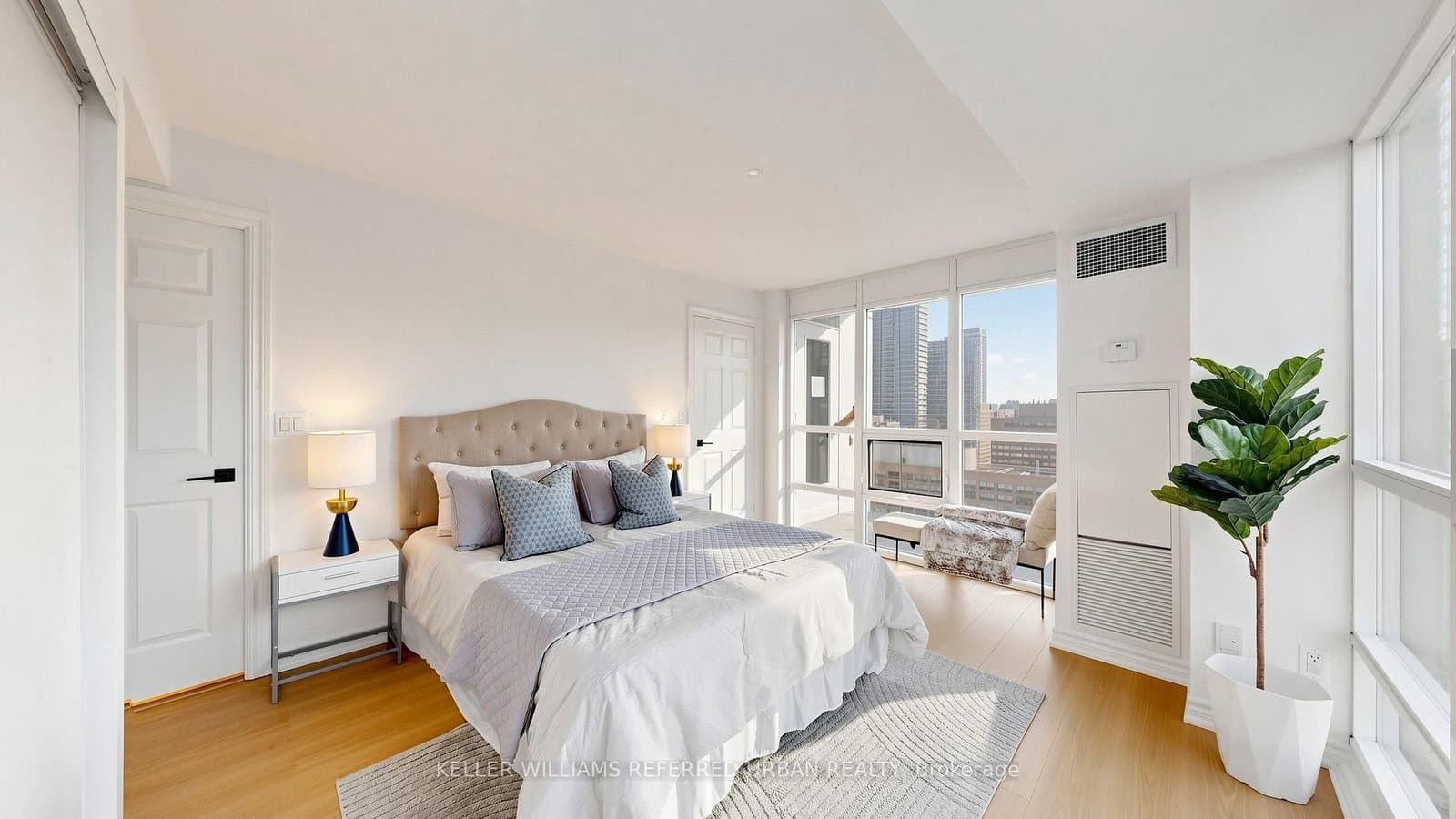 761 Bay Street, Unit 2205 thumbnail 16