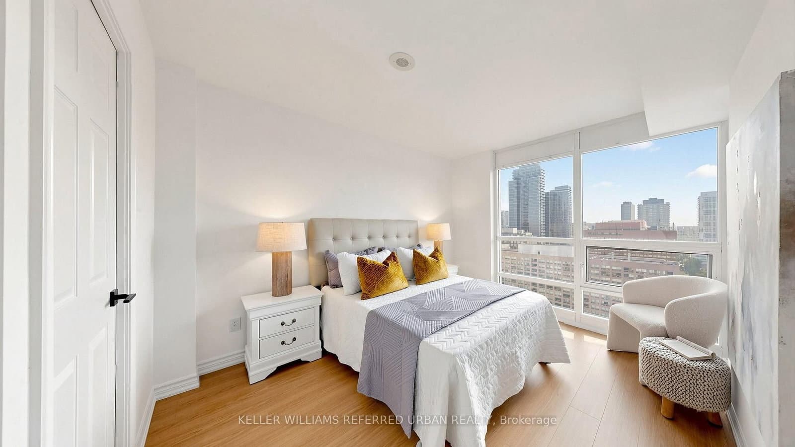 761 Bay Street, Unit 2205 thumbnail 18