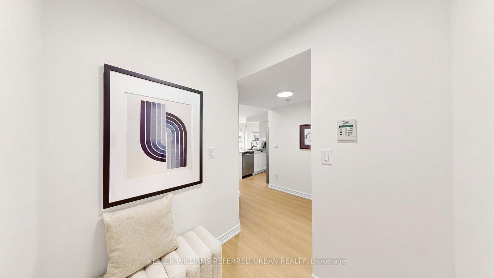 761 Bay Street, Unit 2205 thumbnail 2
