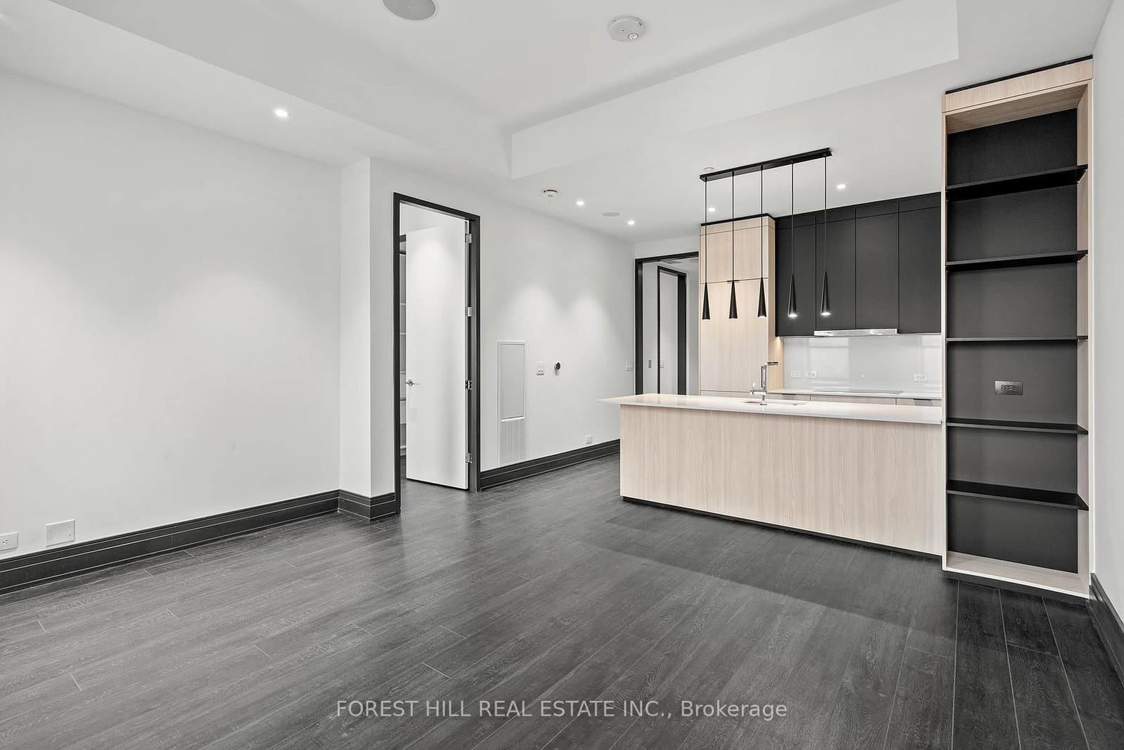 2 Avenue Road, Unit 1304 - Image 1