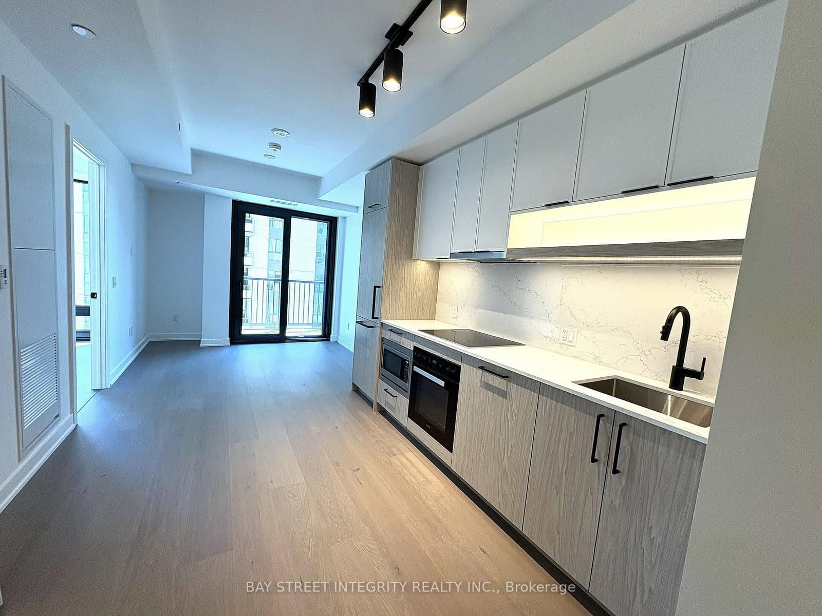 91 Montclair Avenue, Unit 1703 thumbnail 4