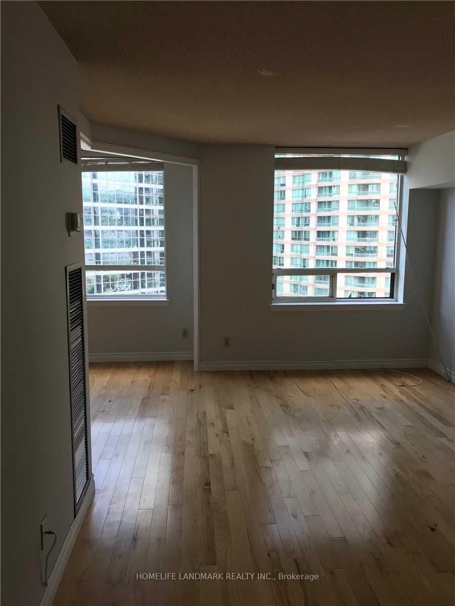 633 Bay Street, Unit 1122 thumbnail 4