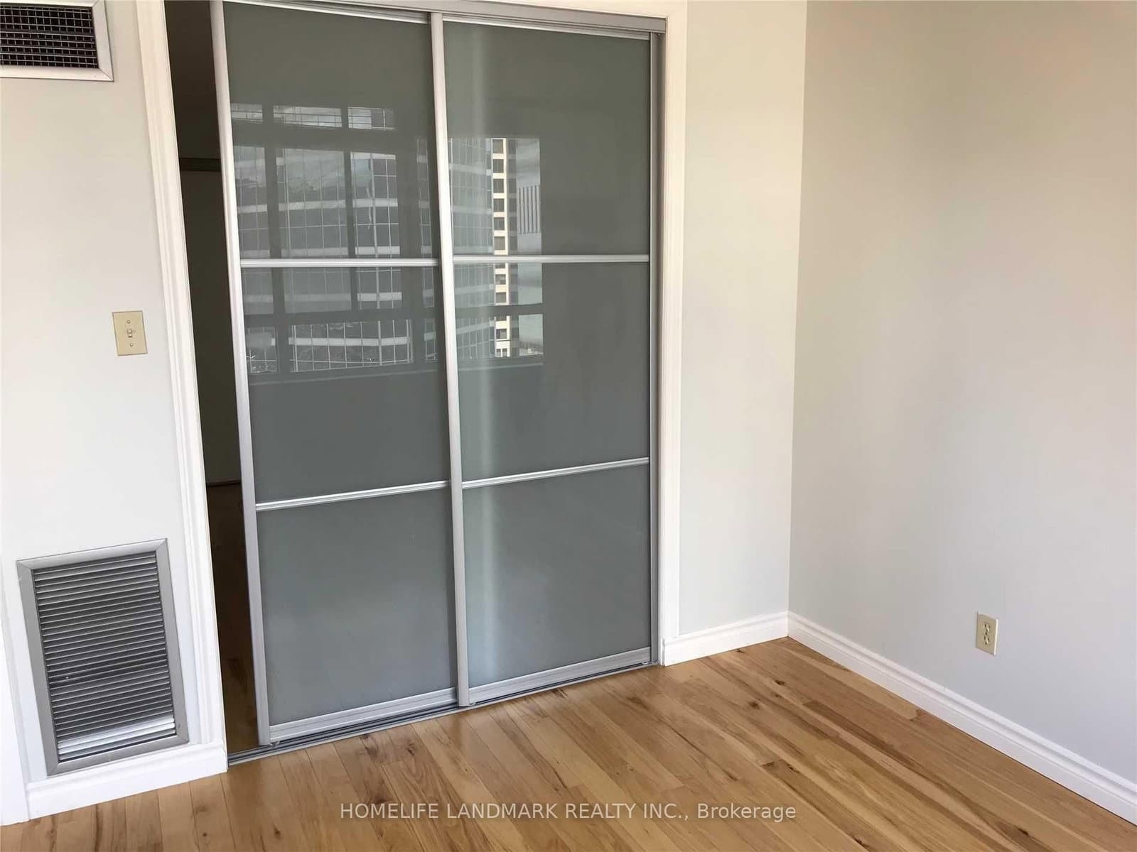 633 Bay Street, Unit 1122 thumbnail 5