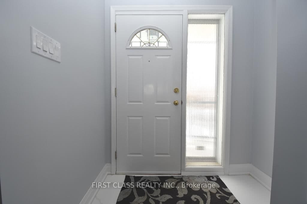 113 Holcolm Road, Unit Main thumbnail 2