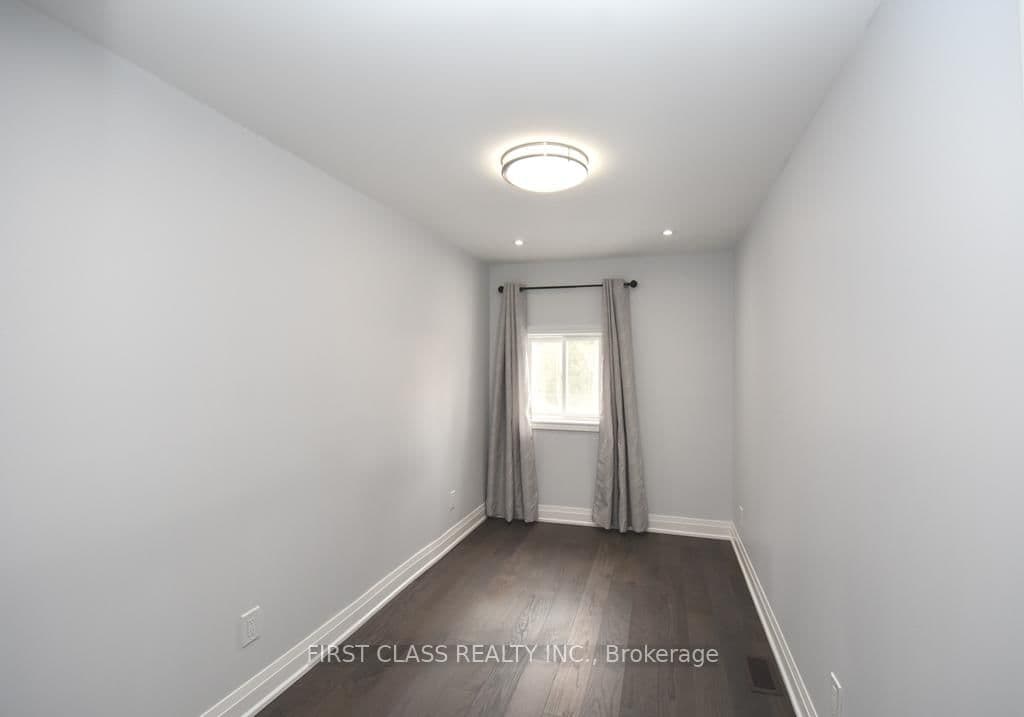 113 Holcolm Road, Unit Main thumbnail 9