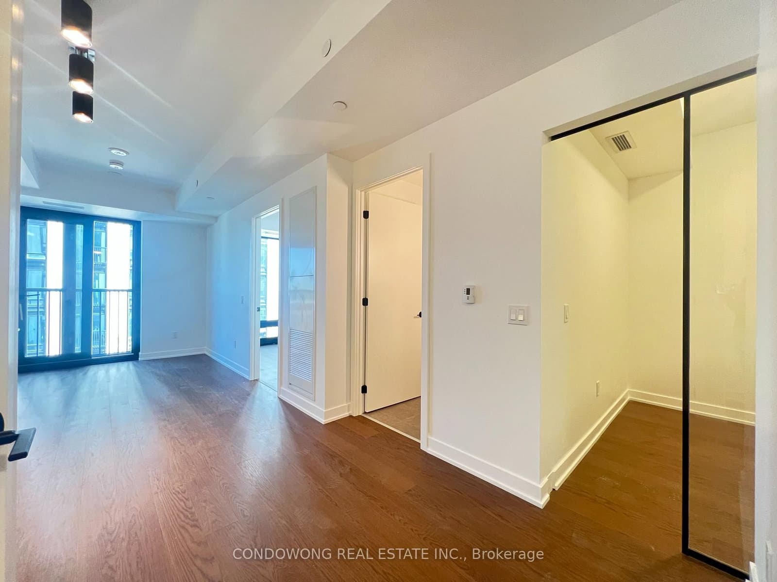 91 Montclair Avenue, Unit 1112 thumbnail 6