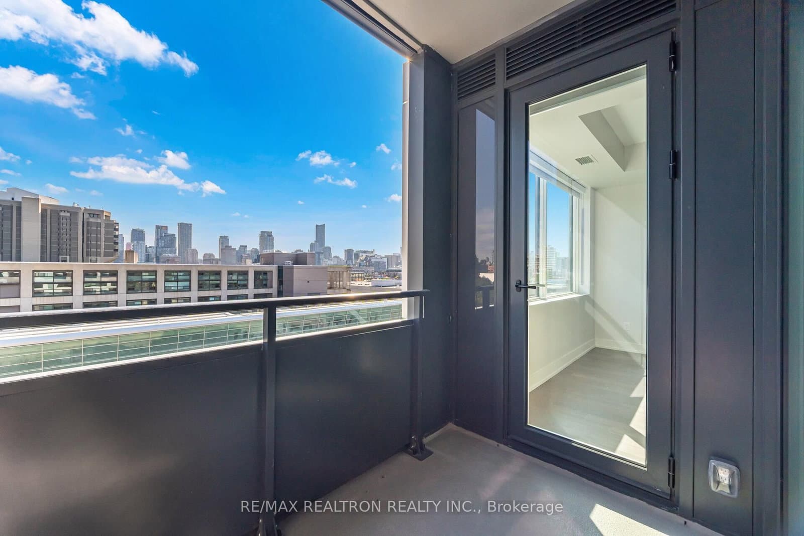 664 Spadina Avenue, Unit 508 thumbnail 17