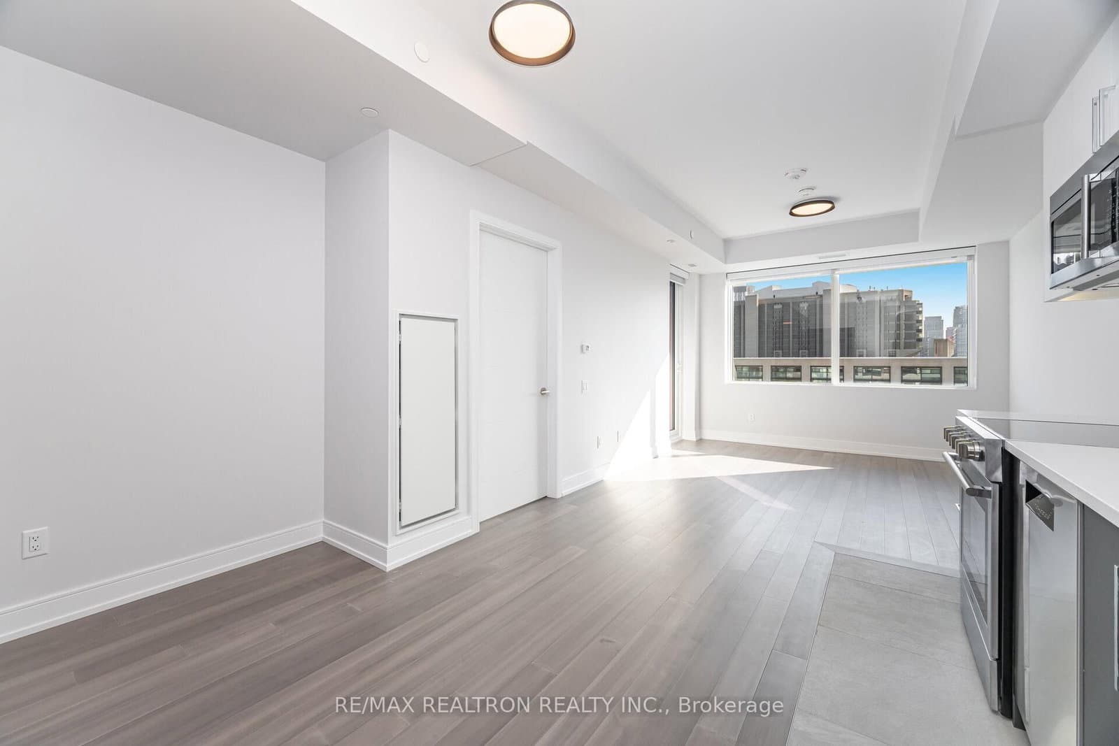 664 Spadina Avenue, Unit 508 thumbnail 2