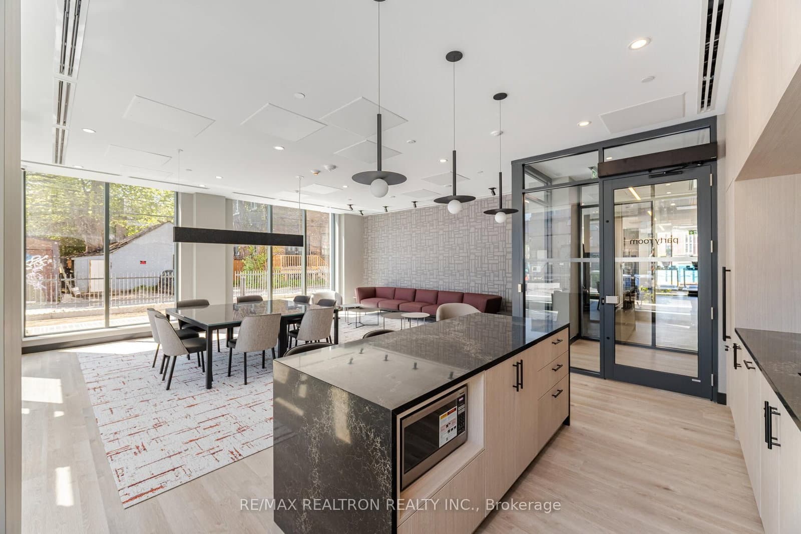 664 Spadina Avenue, Unit 508 thumbnail 24