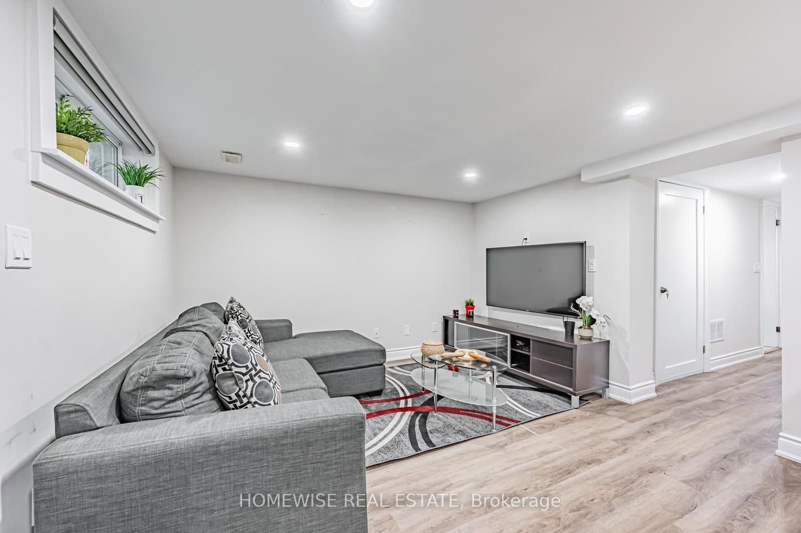 68 Fairleigh Crescent, Unit Lower thumbnail 3
