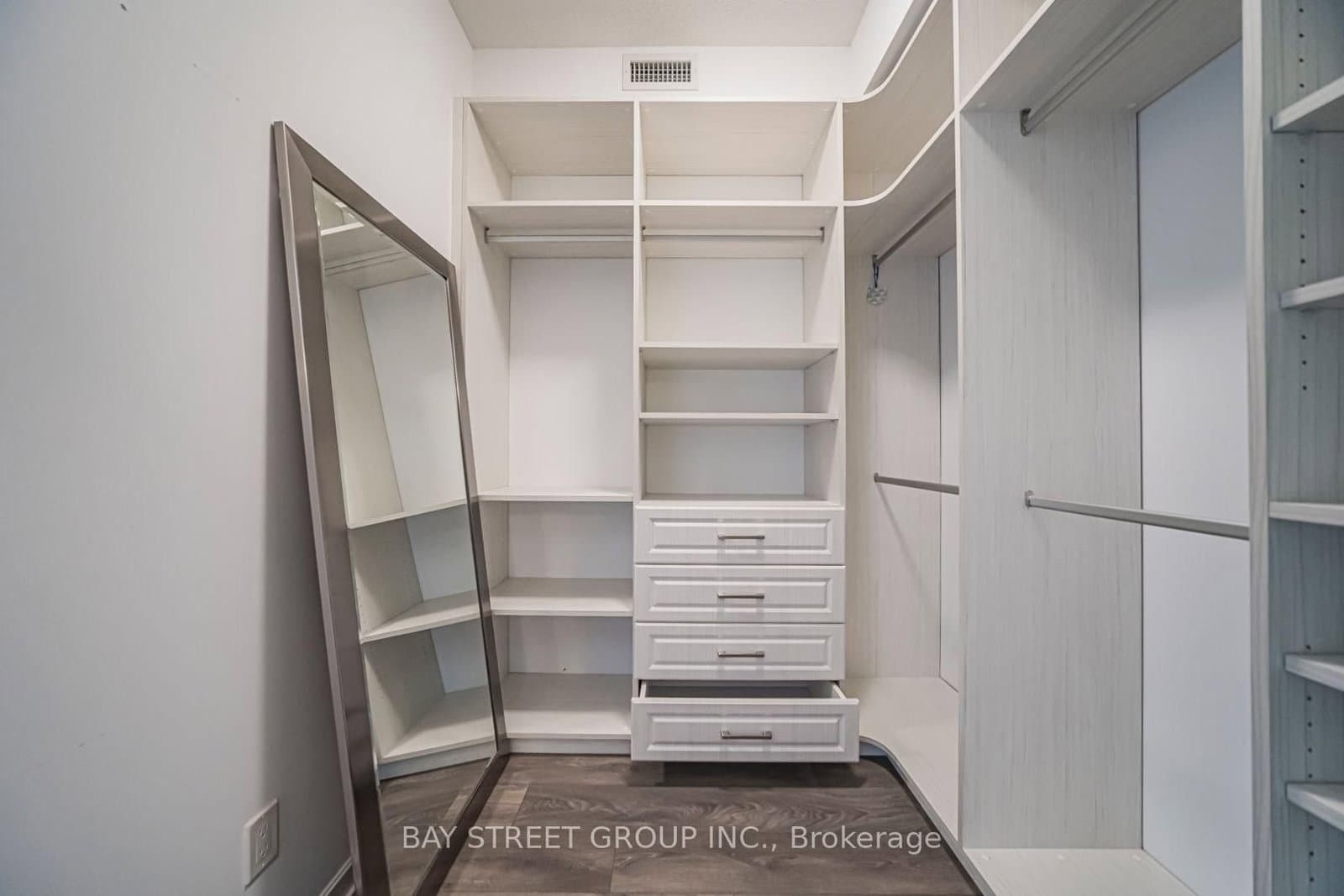 56 Forest Manor Road, Unit 1205 thumbnail 6