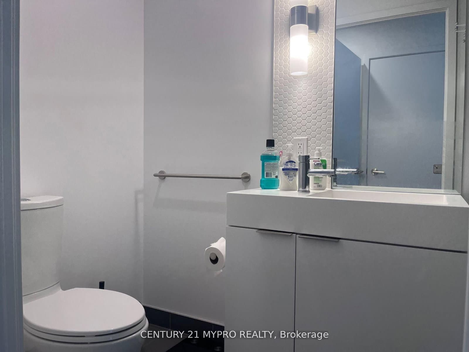33 Helendale Avenue, Unit 1306 thumbnail 5