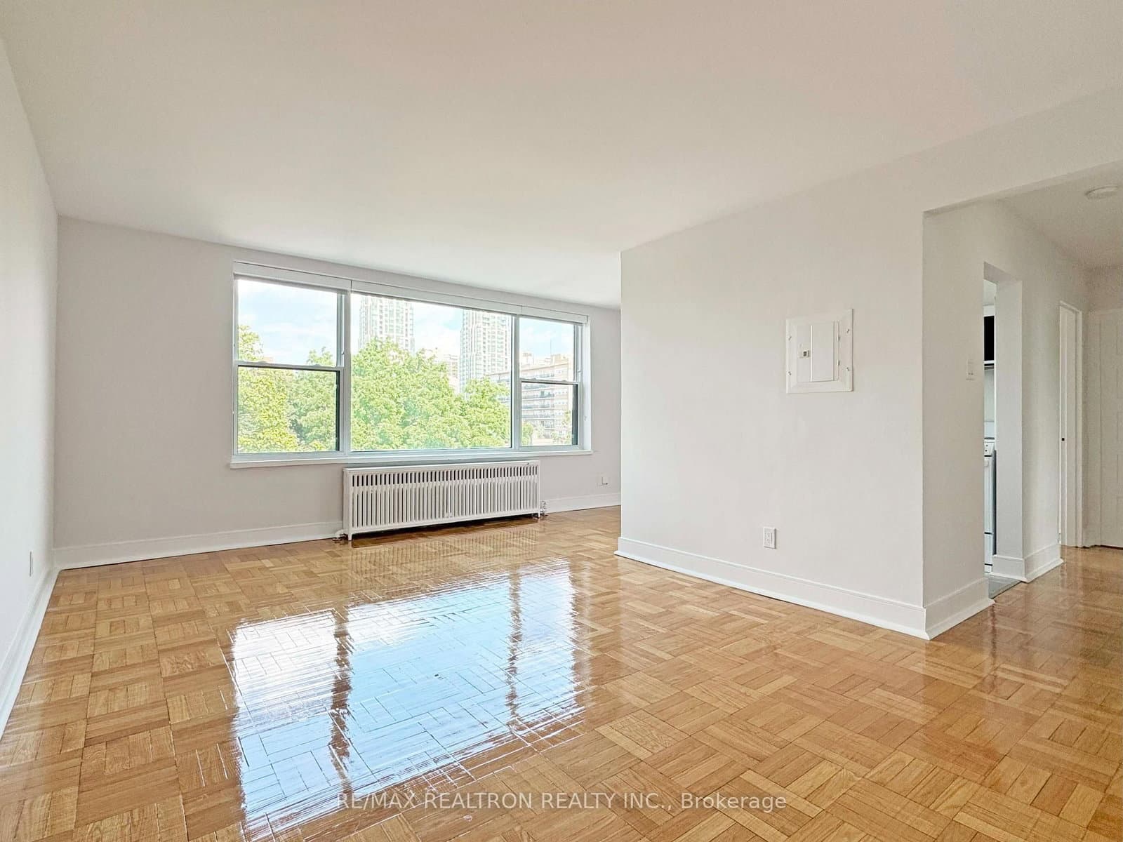 #308 - 1545 Bathurst Street