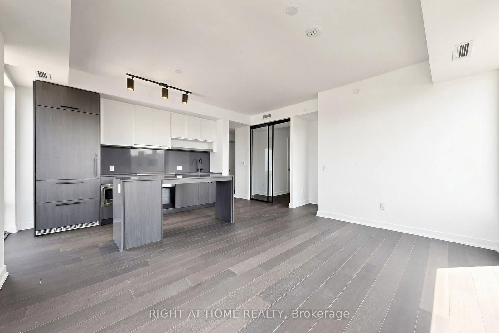 91 Montclair Avenue, Unit 1009 thumbnail 8