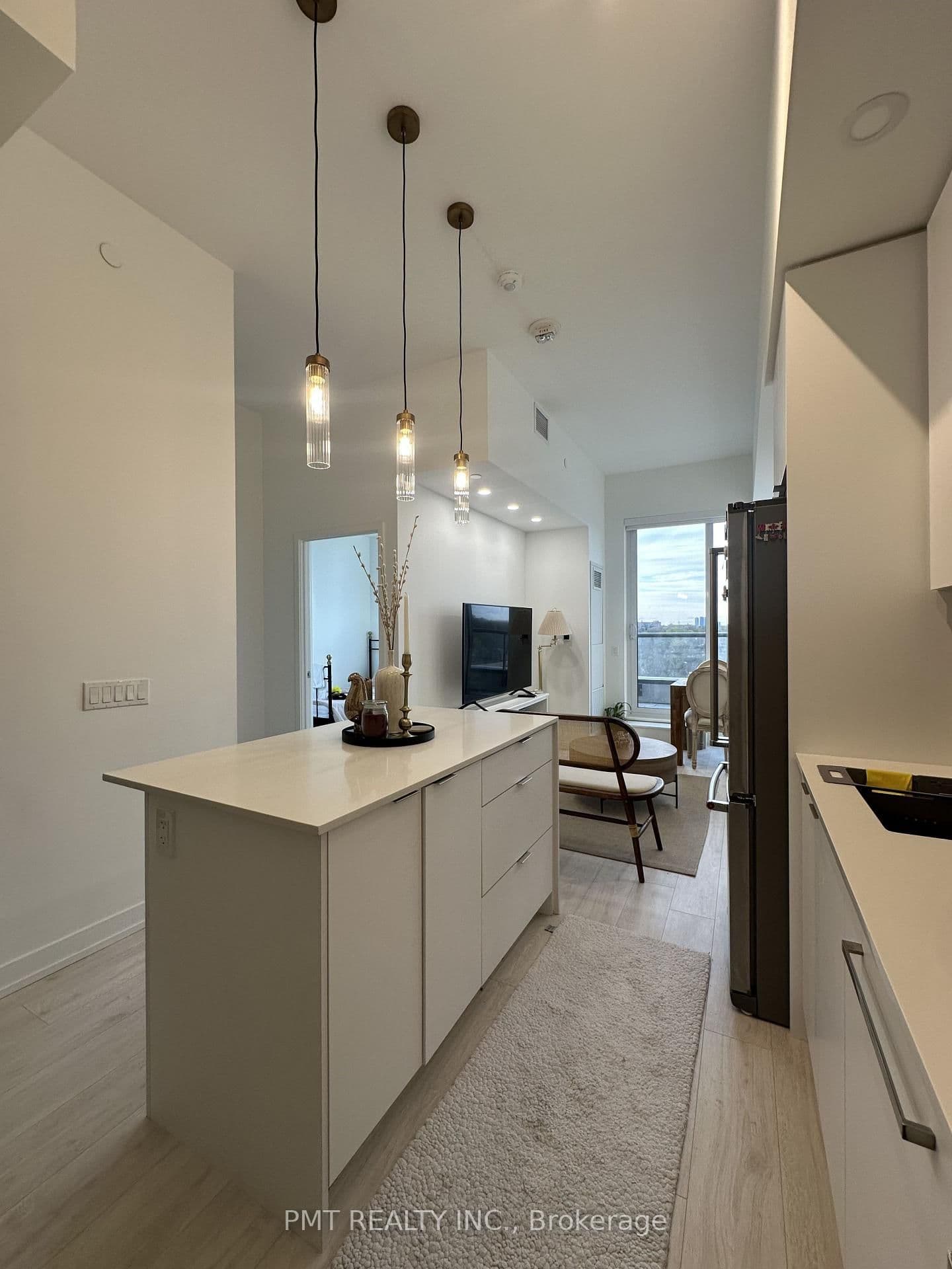 181 Sheppard Avenue E, Unit 801 thumbnail 2