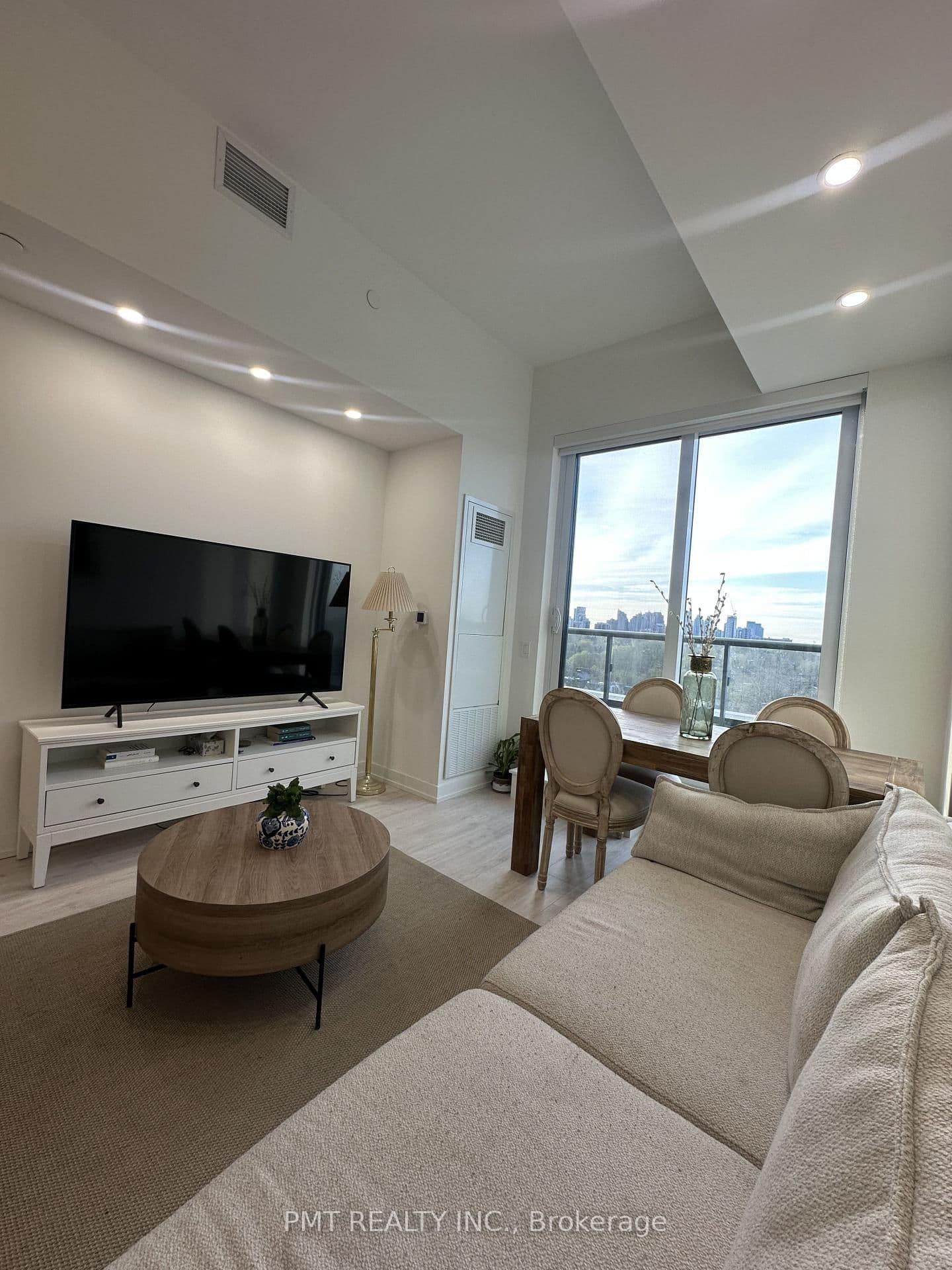 181 Sheppard Avenue E, Unit 801 thumbnail 4
