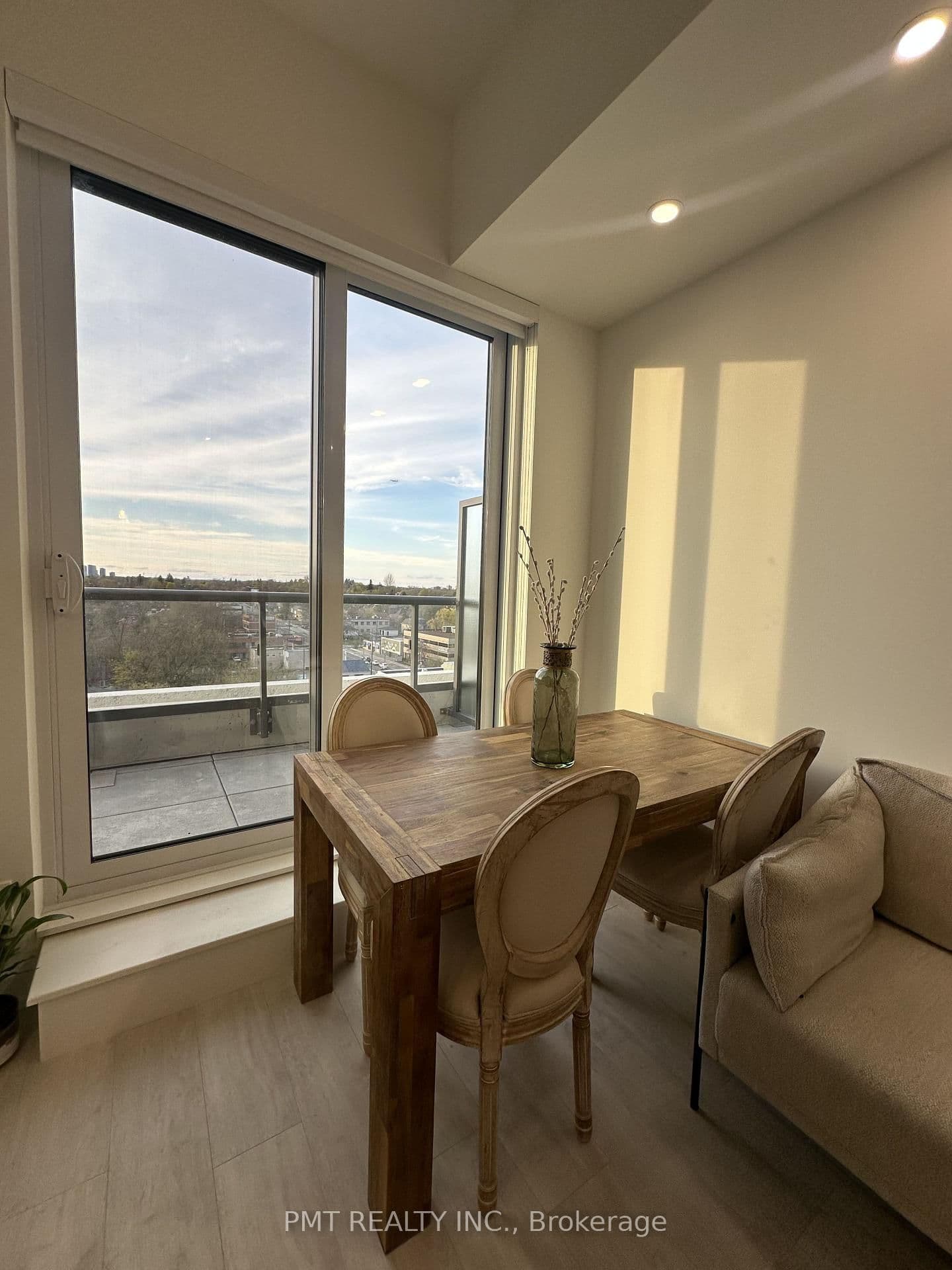 181 Sheppard Avenue E, Unit 801 thumbnail 8
