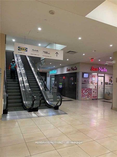 384 Yonge Street, Unit 71 thumbnail 3