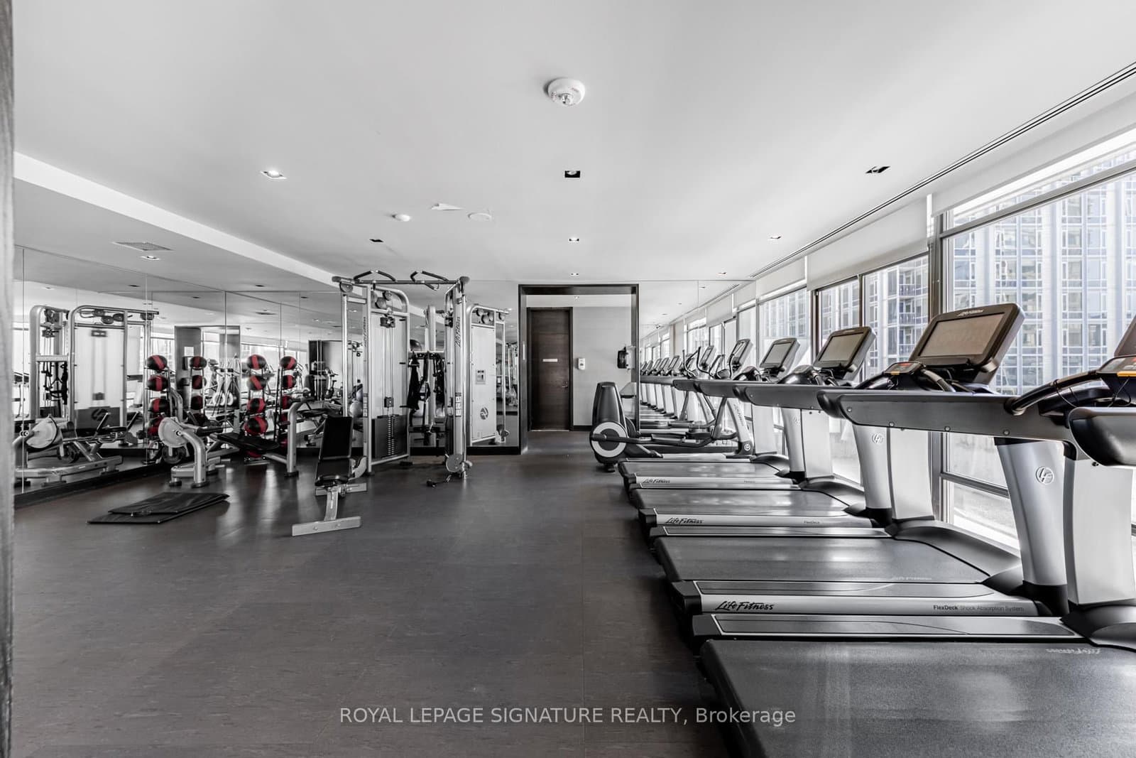18 Yorkville Avenue, Unit 2205 thumbnail 11