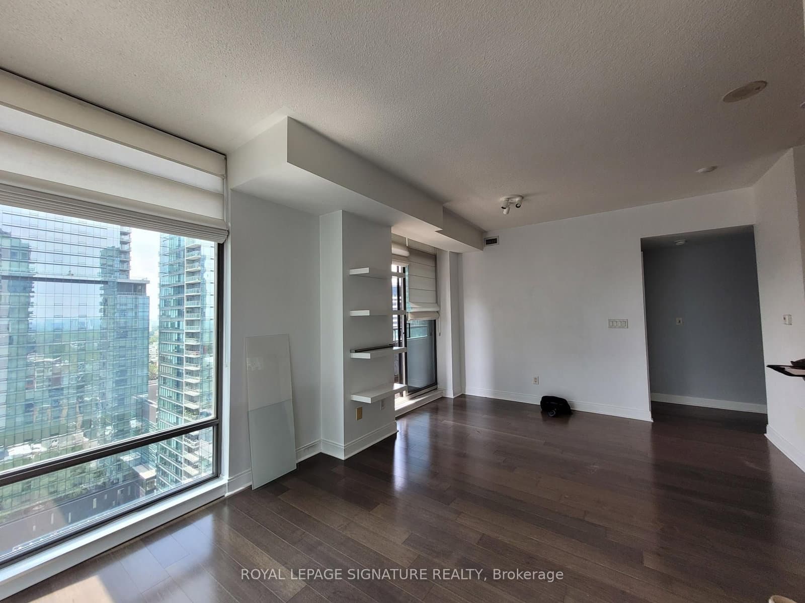 18 Yorkville Avenue, Unit 2205 thumbnail 6