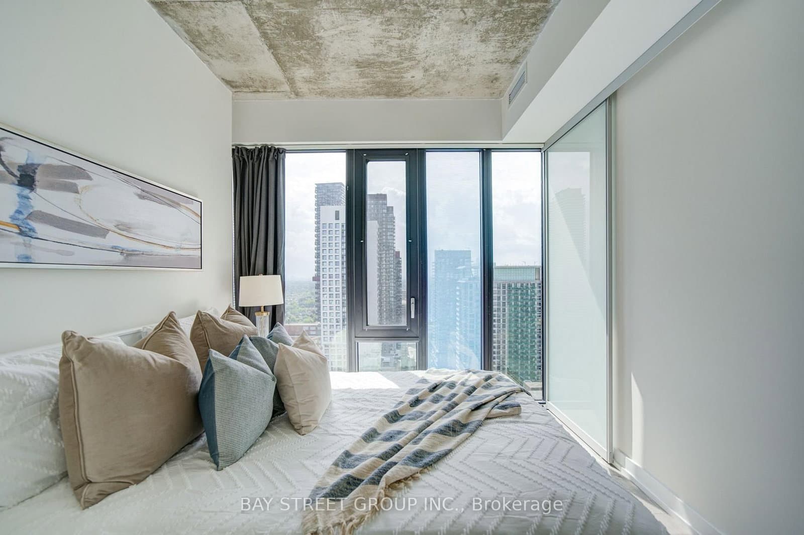 161 Roehampton Avenue, Unit 3303 thumbnail 23